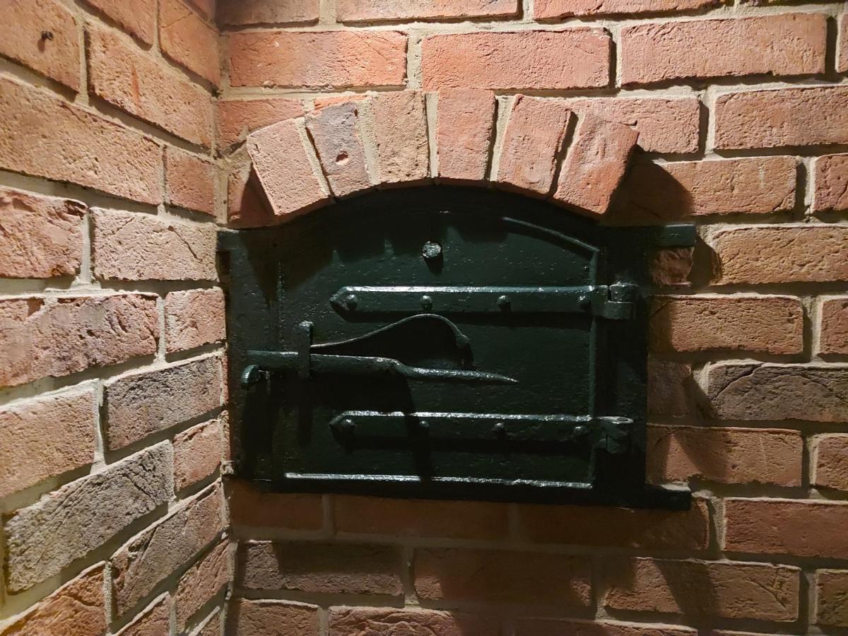 Romantic Lakeside By The Beach! With Super Cosy Log Burner! The Perfect Escape To Your From By The Sea! So Relaxing - Won't Want To Leave! Pet Friendly! Mablethorpe